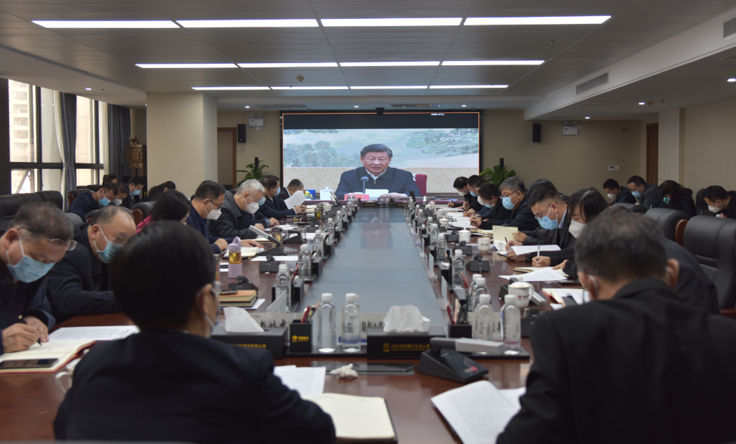 陜鋼集團黨委理論學(xué)習(xí)中心組學(xué)習(xí)中共中央政治局民主生活會、中央經(jīng)濟工作會議、全國宣傳部長會議、中共陜西省委十四屆三次全會精神