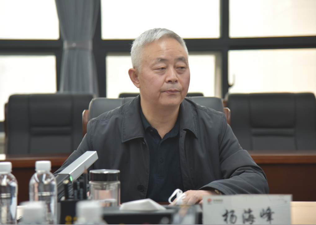 陜鋼集團黨委理論學(xué)習(xí)中心組學(xué)習(xí)中共中央政治局民主生活會、中央經(jīng)濟工作會議、全國宣傳部長會議、中共陜西省委十四屆三次全會精神