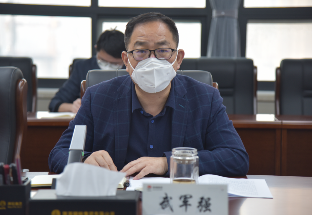 陜鋼集團黨委理論學(xué)習(xí)中心組學(xué)習(xí)中共中央政治局民主生活會、中央經(jīng)濟工作會議、全國宣傳部長會議、中共陜西省委十四屆三次全會精神