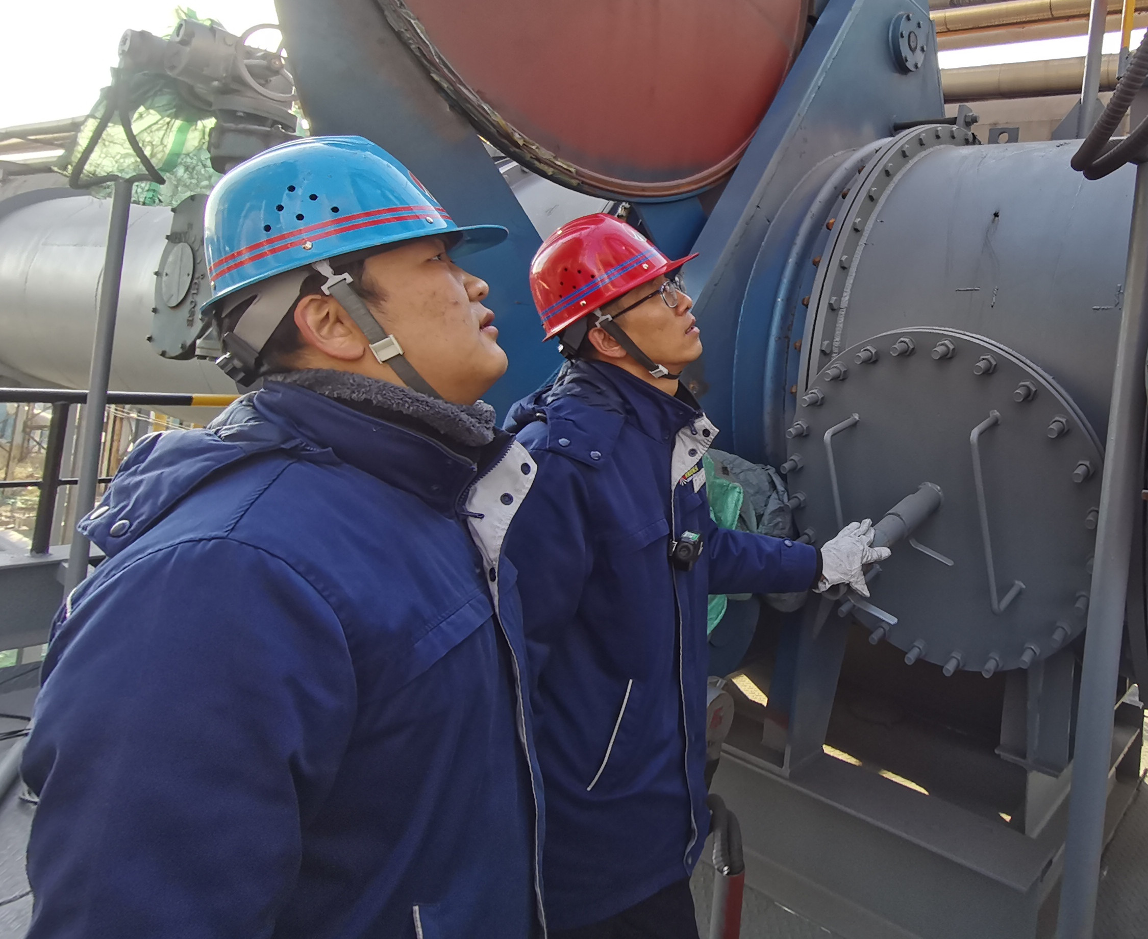工藝做減法 能效做加法——龍鋼公司十萬立方米煤氣柜無氣柜運(yùn)行改造項目順利投運(yùn)