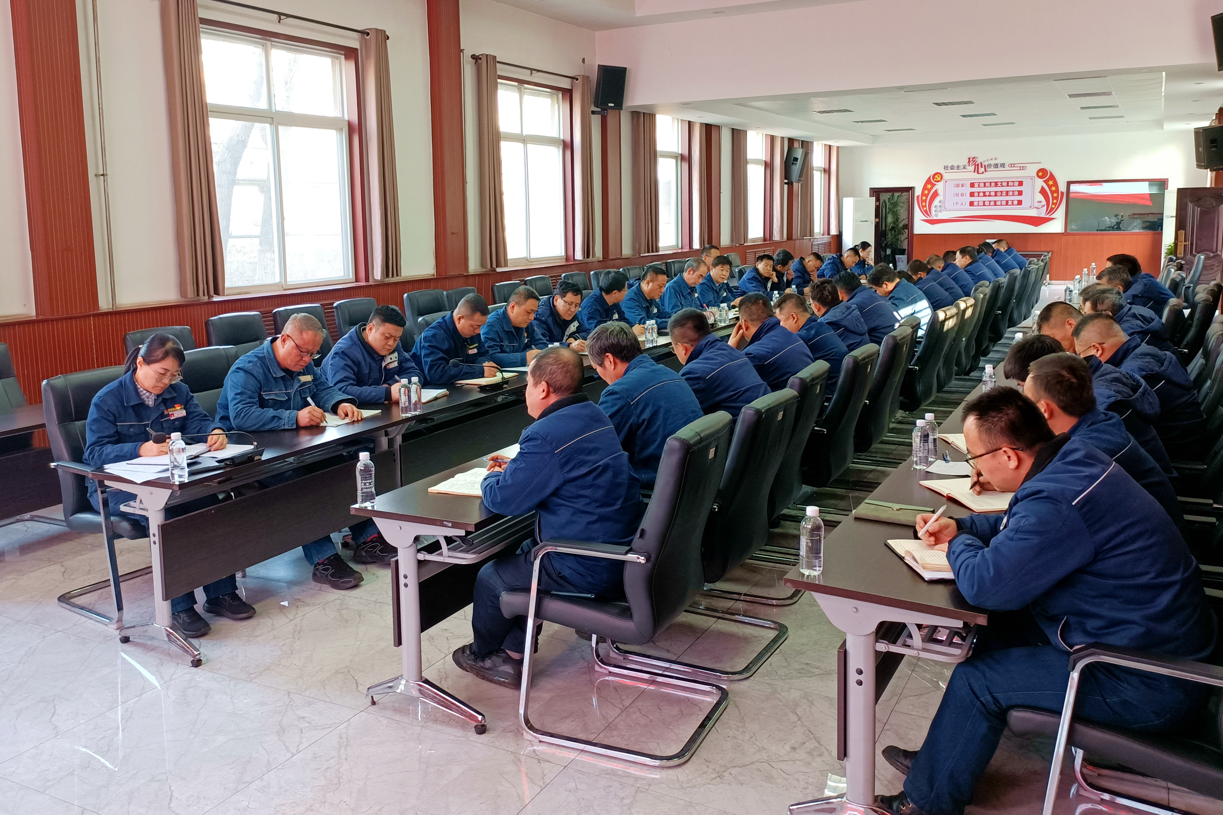 以標準化規(guī)范化為抓手 推動黨支部建設“塑形提質(zhì)”